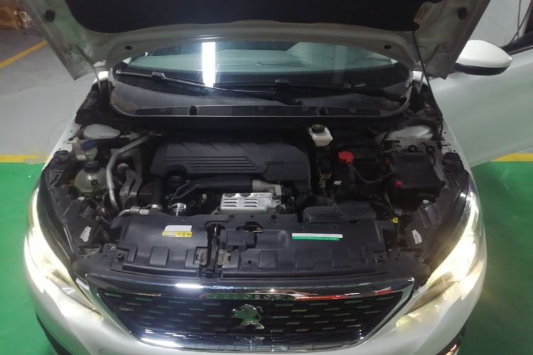 Used Peugeot 308 2019 230THP Automatic Luxury Edition China VI Standard Engine Bay