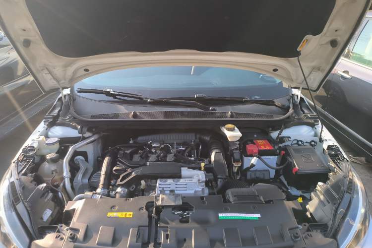 Used Peugeot 308 2019 230THP Automatic Luxury Edition China VI Standard Engine Bay