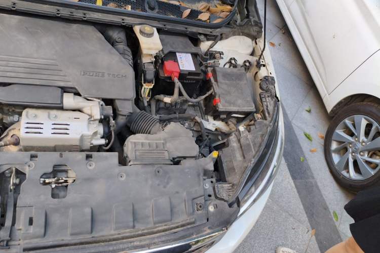 Used Peugeot 308 2019 230THP Automatic Luxury Edition China VI Standard Engine Bay Left