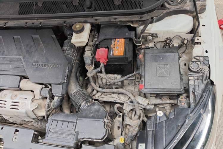 Used Peugeot 308 2019 230THP Automatic Luxury Edition China VI Standard Engine Bay Left