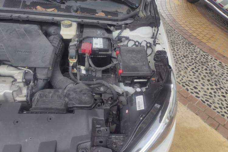 Used Peugeot 308 2019 230THP Automatic Luxury Edition China VI Standard Engine Bay Left