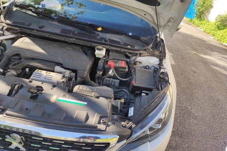 Used Peugeot 308 2019 230THP Automatic Luxury Edition China VI Standard Engine Bay Left