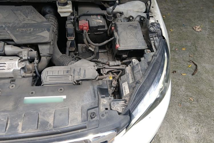 Used Peugeot 308 2019 230THP Automatic Luxury Edition China VI Standard Engine Bay Left