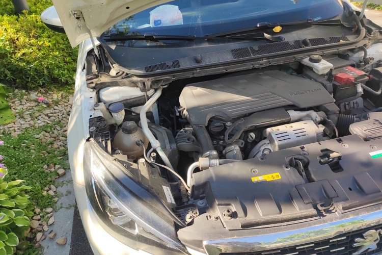 Used Peugeot 308 2019 230THP Automatic Luxury Edition China VI Standard Engine Bay Right
