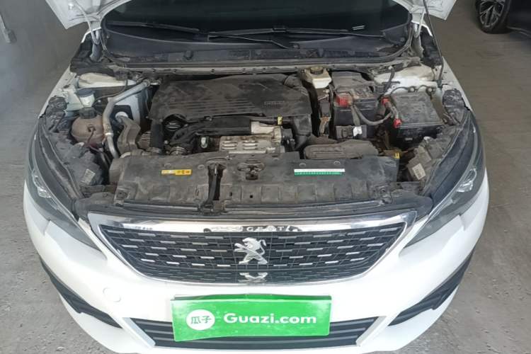 Used Peugeot 308 2019 230THP Automatic Luxury Edition China VI Standard Engine Bay
