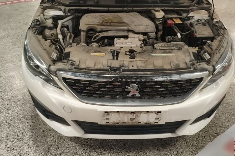 Used Peugeot 308 2019 230THP Automatic Luxury Edition China VI Standard Engine Bay