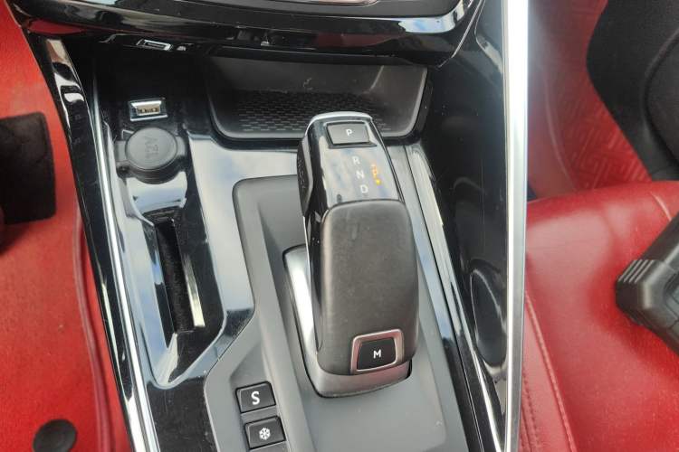 Used Peugeot 308 2019 230THP Automatic Luxury Edition China VI Standard Gear Lever