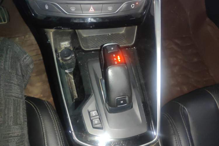 Used Peugeot 308 2019 230THP Automatic Luxury Edition China VI Standard Gear Lever