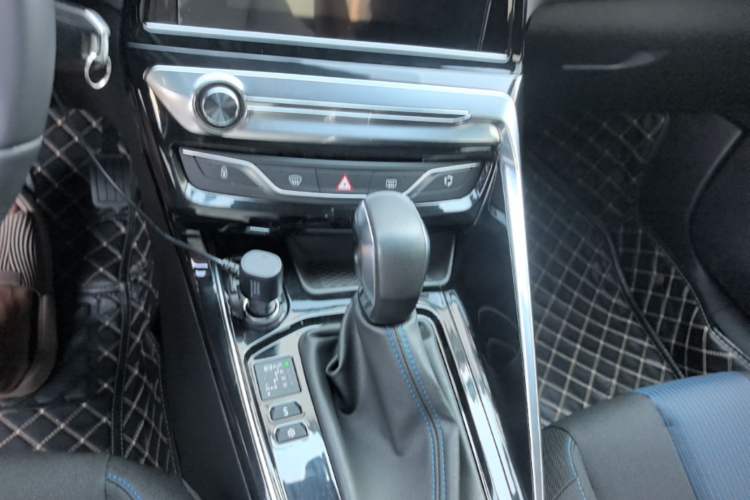 Used Peugeot 308 2019 230THP Automatic Luxury Edition China V Standard Gear Lever