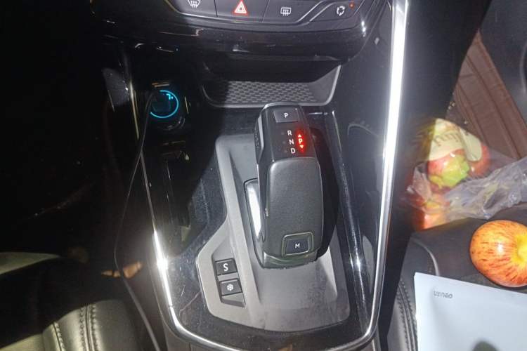 Used Peugeot 308 2019 230THP Automatic Luxury Edition China VI Standard Gear Lever