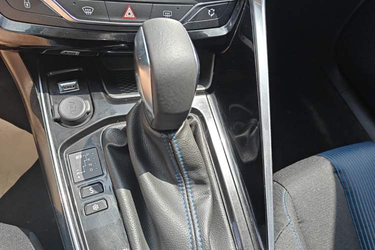 Used Peugeot 308 2019 230THP Automatic Luxury Edition China V Standard Gear Lever