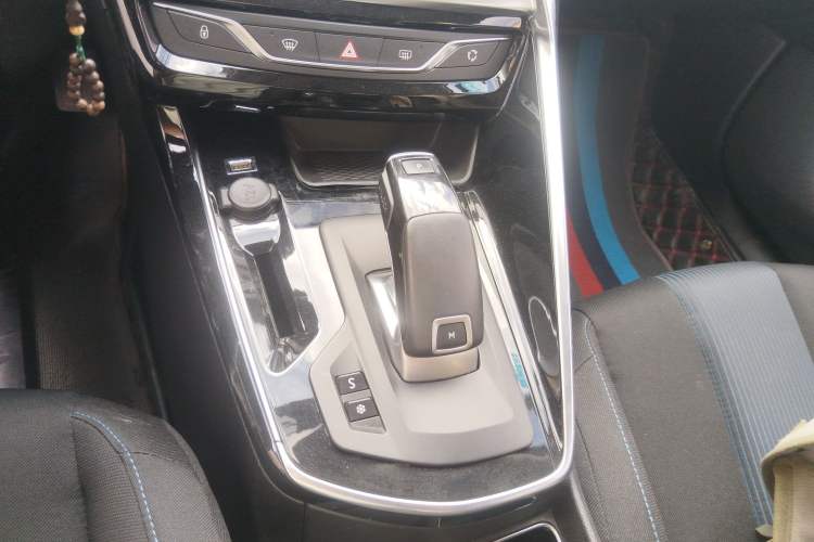 Used Peugeot 308 2019 230THP Automatic Luxury Edition China VI Standard Gear Lever