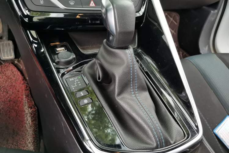 Used Peugeot 308 2019 230THP Automatic Luxury Edition China V Standard Gear Lever
