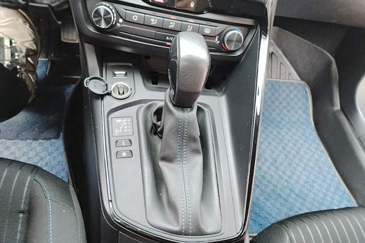 Used Peugeot 308 2019 190THP Automatic Fashion Edition China V Standard Gear Lever