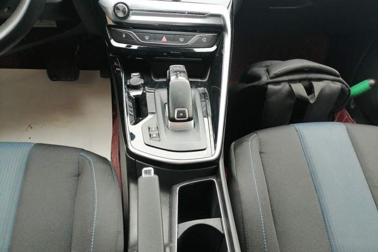 Used Peugeot 308 2019 230THP Automatic Luxury Edition China VI Standard Gear Lever