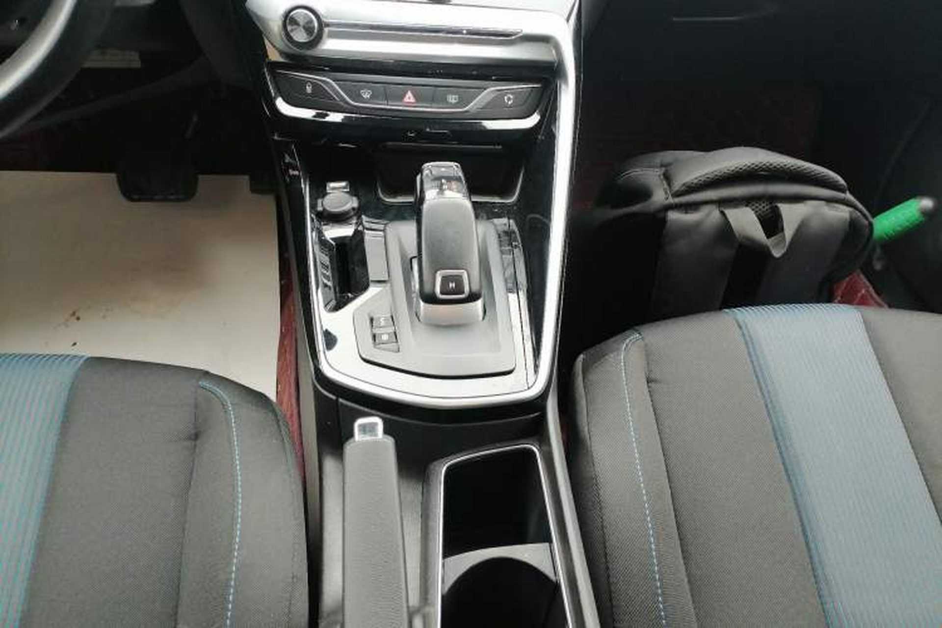 Used Peugeot 308 2019 230THP Automatic Luxury Edition China VI Standard Gear Lever