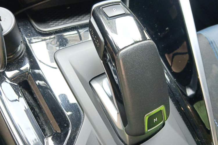 Used Peugeot 308 2019 230THP Automatic Luxury Edition China VI Standard Gear Lever