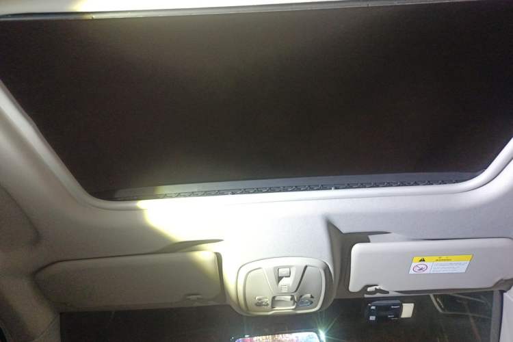 Used Peugeot 308 2019 230THP Automatic Luxury Edition China VI Standard Headliner