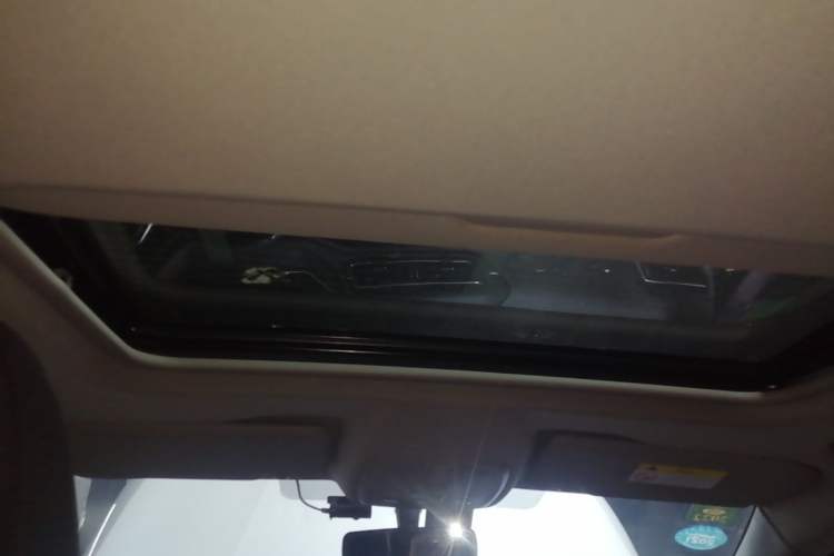 Used Peugeot 308 2019 230THP Automatic Luxury Edition China VI Standard Headliner