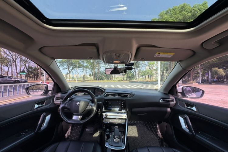 Used Peugeot 308 2019 230THP Automatic Luxury Edition China VI Standard Headliner