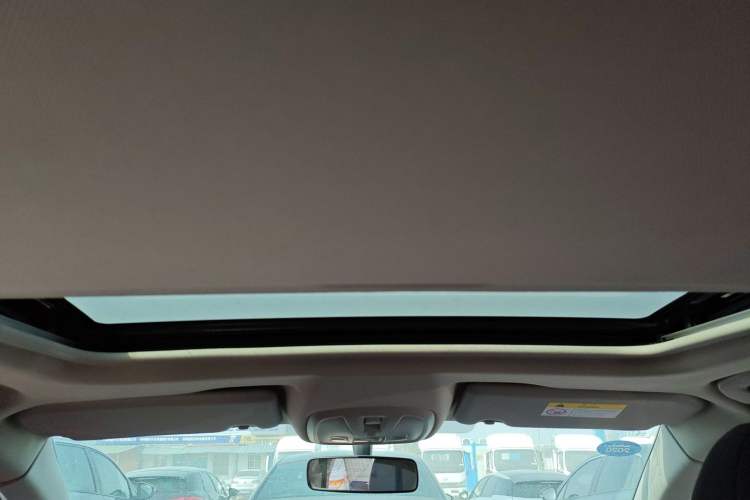 Used Peugeot 308 2019 1.6L Automatic Luxury Version China V Standard Headliner