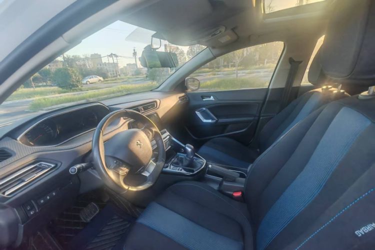 Used Peugeot 308 2019 230THP Automatic Luxury Edition China V Standard Interior 2