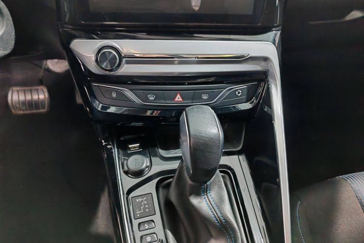 Used Peugeot 308 2019 1.6L Automatic Luxury Version China V Standard Interior 2
