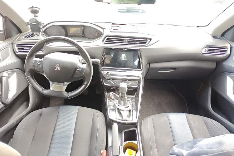 Used Peugeot 308 2019 1.6L Automatic Luxury Version China V Standard Interior 2
