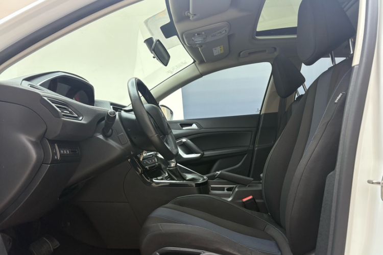 Used Peugeot 308 2019 1.6L Automatic Luxury Version China V Standard Interior 2