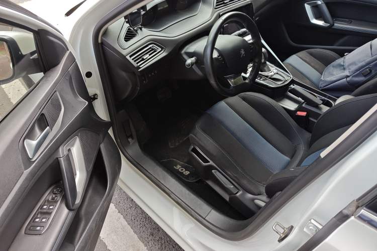 Used Peugeot 308 2019 1.6L Automatic Luxury Version China V Standard Interior 3