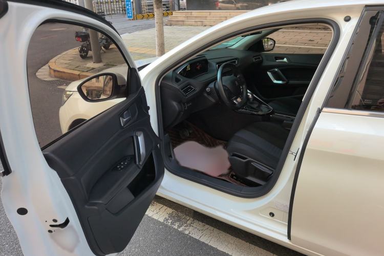 Used Peugeot 308 2019 230THP Automatic Luxury Edition China V Standard Interior 4