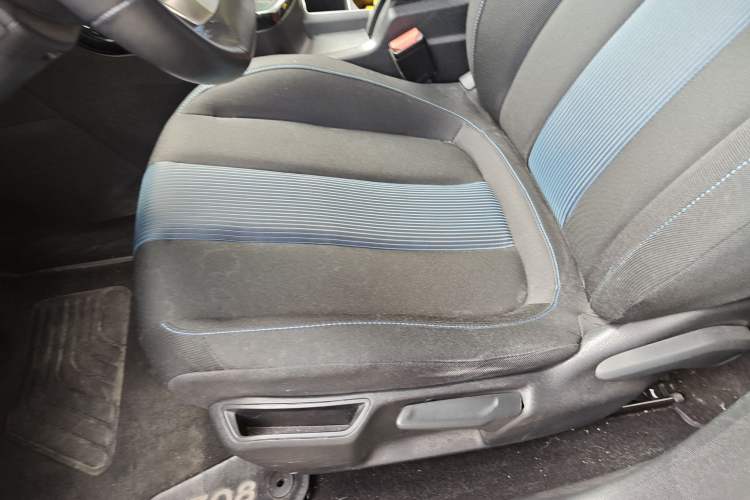 Used Peugeot 308 2019 1.6L Automatic Luxury Version China V Standard Left Front Seat