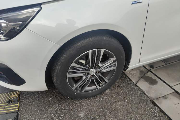 Used Peugeot 308 2019 230THP Automatic Luxury Edition China VI Standard Left Front Wheel Hub