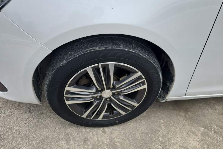 Used Peugeot 308 2019 1.6L Automatic Luxury Version China V Standard Left Front Wheel Hub