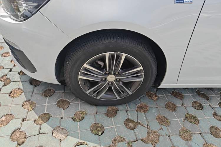 Used Peugeot 308 2019 230THP Automatic Luxury Edition China V Standard Left Front Wheel Hub