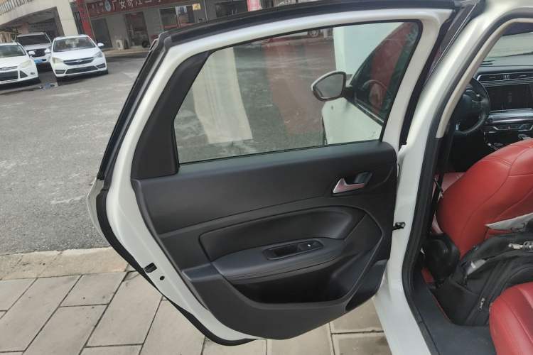 Used Peugeot 308 2019 230THP Automatic Luxury Edition China VI Standard Left Rear Door Interior