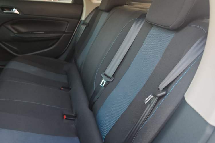 Used Peugeot 308 2019 230THP Automatic Luxury Edition China VI Standard Left Rear Seat