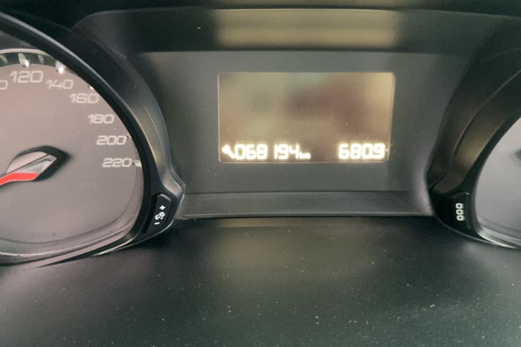 Used Peugeot 308 2019 230THP Automatic Luxury Edition China VI Standard Odometer Close Up