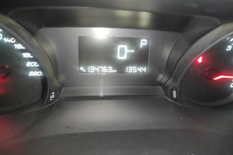 Used Peugeot 308 2019 230THP Automatic Luxury Edition China VI Standard Odometer Close Up