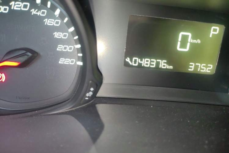 Used Peugeot 308 2019 230THP Automatic Luxury Edition China VI Standard Odometer Close Up