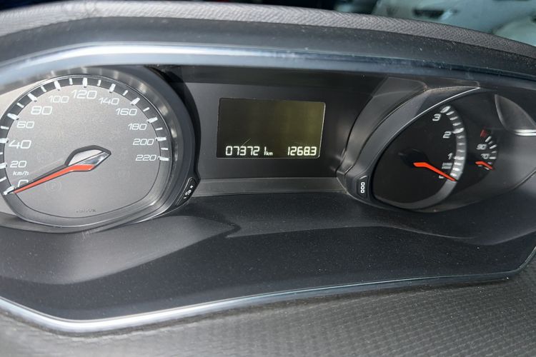 Used Peugeot 308 2019 230THP Automatic Luxury Edition China VI Standard Odometer Close Up