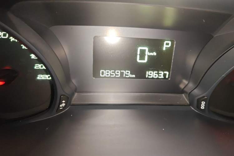 Used Peugeot 308 2019 1.6L Automatic Luxury Version China V Standard Odometer Close Up