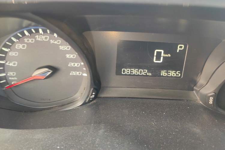 Used Peugeot 308 2019 230THP Automatic Luxury Edition China VI Standard Odometer Close Up