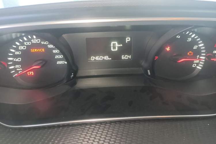 Used Peugeot 308 2019 230THP Automatic Luxury Edition China VI Standard Odometer Close Up