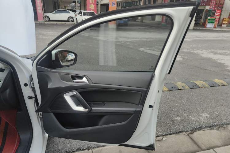 Used Peugeot 308 2019 230THP Automatic Luxury Edition China VI Standard Right Front Door Interior