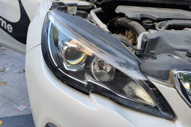 Used Peugeot 308 2019 230THP Automatic Luxury Edition China VI Standard Right Front Headlight