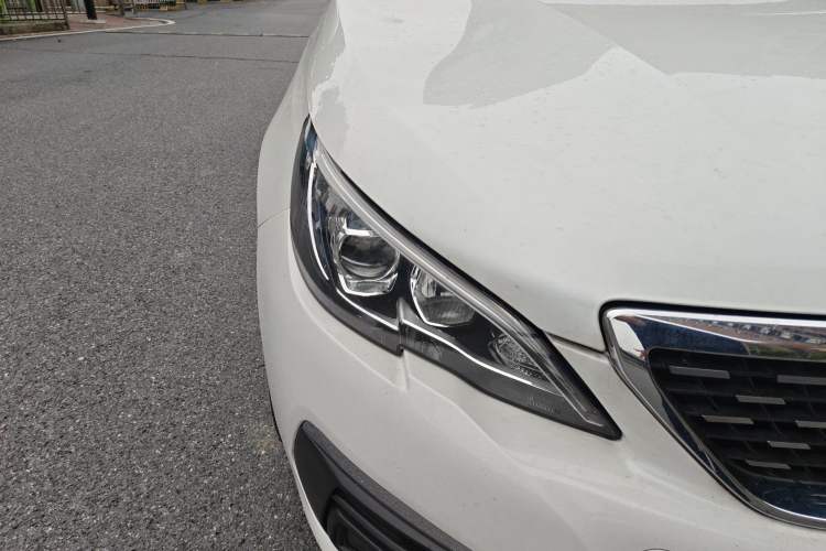 Used Peugeot 308 2019 1.6L Automatic Luxury Version China V Standard Right Front Headlight