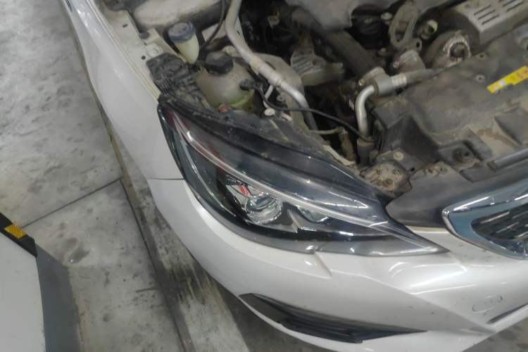 Used Peugeot 308 2019 230THP Automatic Luxury Edition China VI Standard Right Front Headlight