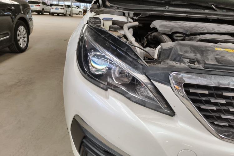 Used Peugeot 308 2019 230THP Automatic Luxury Edition China VI Standard Right Front Headlight
