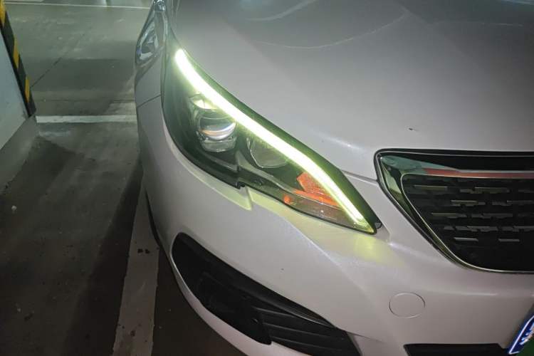 Used Peugeot 308 2019 1.6L Automatic Luxury Version China V Standard Right Front Headlight